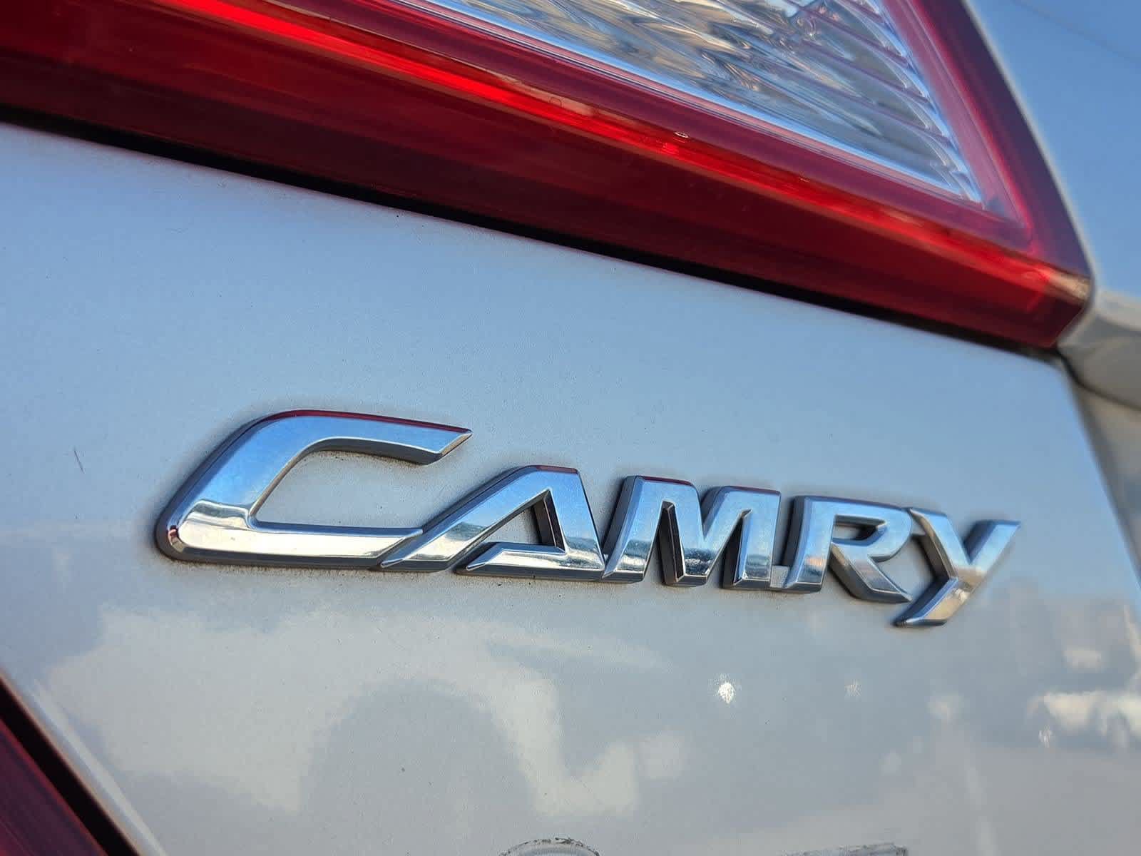 Used 2013 Toyota Camry LE FWD image 11