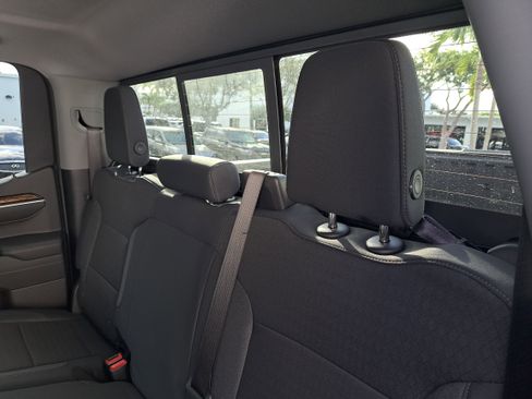 New 2026 GMC Sierra 1500 SLE w/ Preferred Package image 12