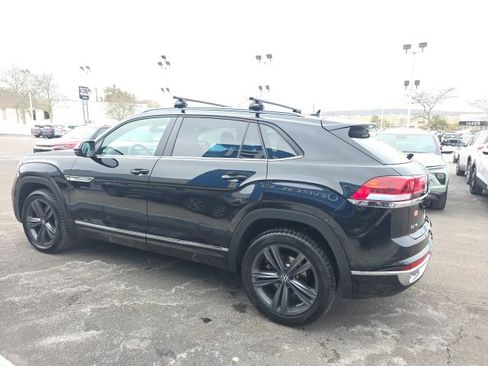 Used 2021 Volkswagen Atlas Cross Sport SE w/ Panoramic Sunroof Package image 4