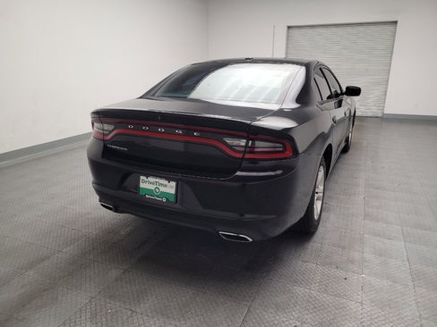 Used 2019 Dodge Charger SXT RWD image 7