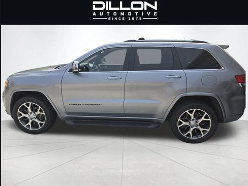 Used 2020 Jeep Grand Cherokee Overland AWD/4WD image 8