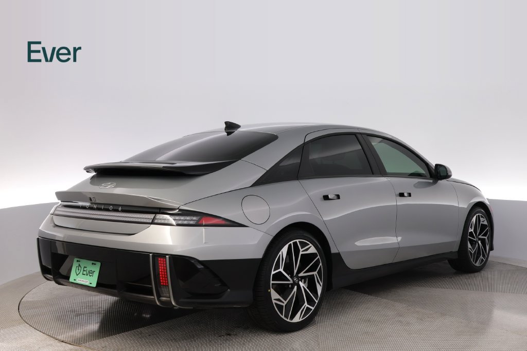 Used 2025 Hyundai Ioniq 6 SEL RWD image 3