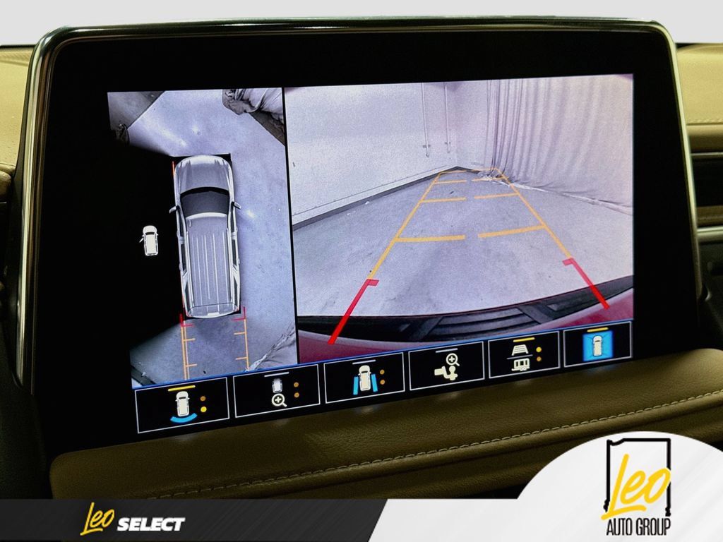 Used 2021 Chevrolet Suburban Premier w/ Premium Package AWD/4WD image 17