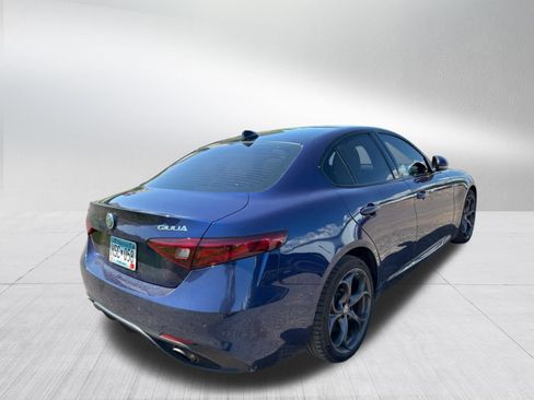 Used 2017 Alfa Romeo Giulia Ti w/ TI 19" Sport Package AWD/4WD image 7