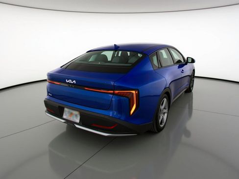 Used 2025 Kia K4 LXS image 9