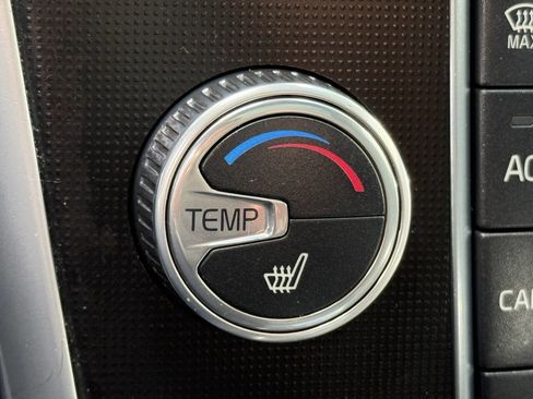 Used 2015 Volvo XC60 T6 R-Design Platinum image 11