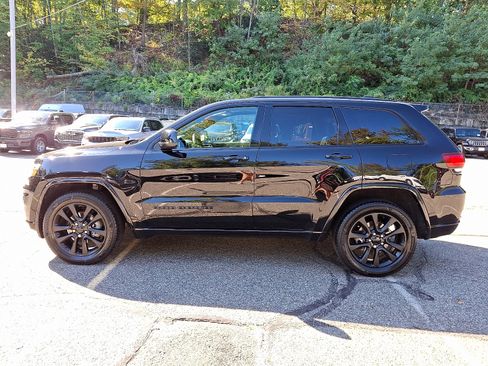 Certified 2020 Jeep Grand Cherokee Altitude image 4