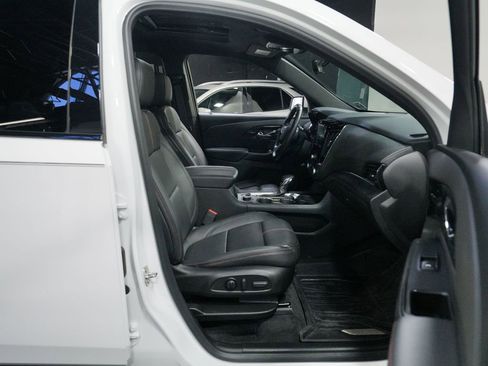 Used 2023 Chevrolet Traverse RS w/ LPO, Floor Liner Package AWD/4WD image 40