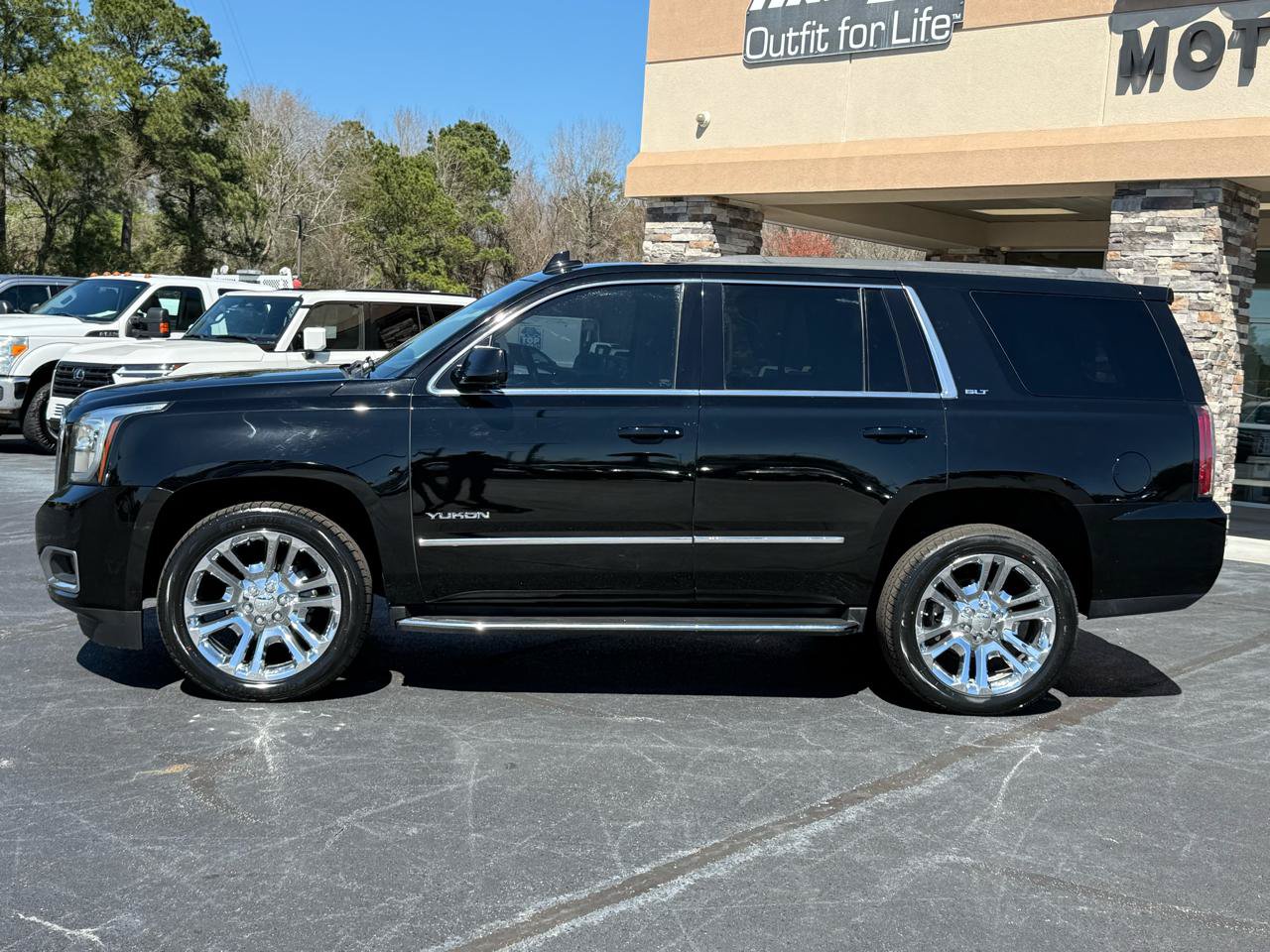Used 2019 GMC Yukon SLT w/ Premium Edition AWD/4WD image 2