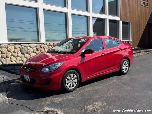 Used 2013 Hyundai Accent GLS FWD image 1