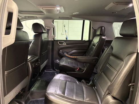 Used 2019 GMC Yukon XL Denali w/ Denali Ultimate Package image 10