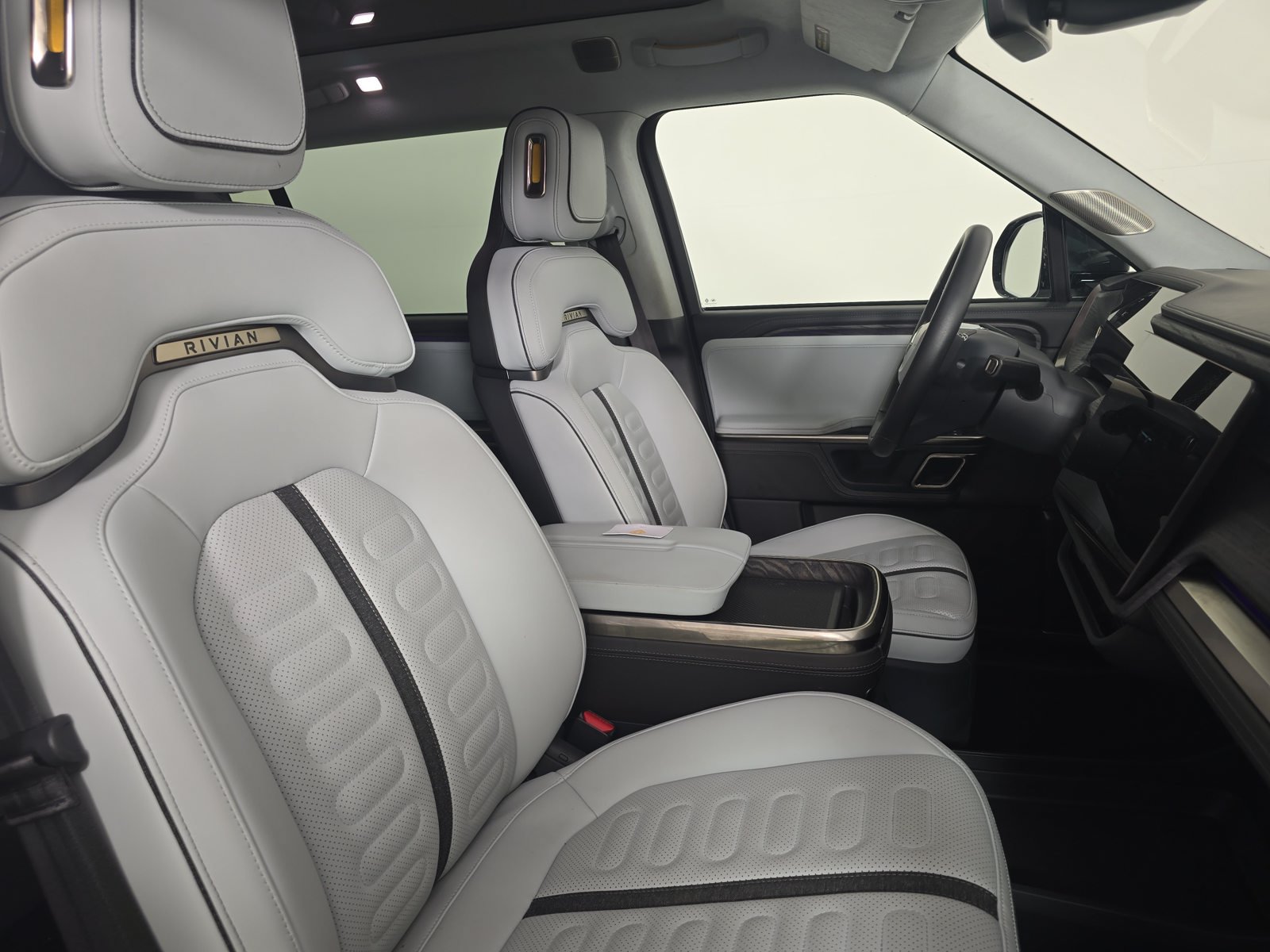 Used 2023 Rivian R1S Launch Edition Quad AWD/4WD image 24