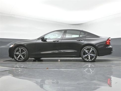 Used 2024 Volvo S60 B5 Ultimate image 39