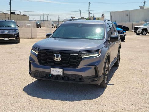 Used 2025 Honda Pilot Black Edition image 4