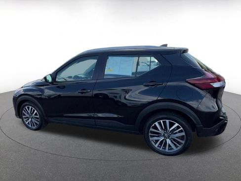 Used 2024 Nissan Kicks SV FWD image 9