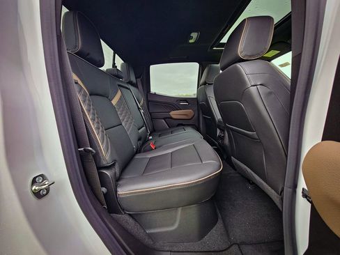 New 2026 GMC Canyon Denali AWD/4WD image 40