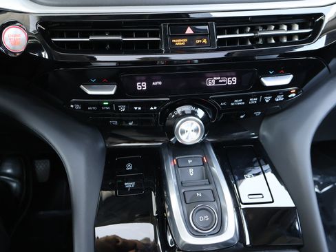 Used 2023 Acura MDX w/ Technology Package FWD image 41