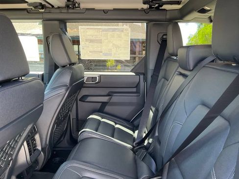 New 2026 Ford Bronco Badlands w/ Sasquatch Package AWD/4WD image 29