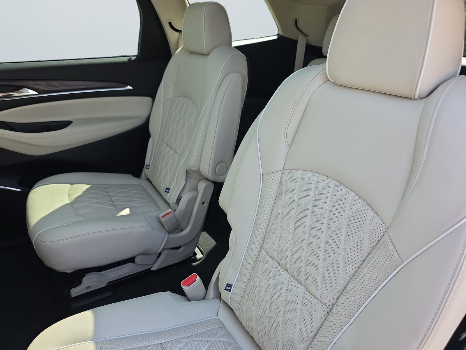 Used 2023 Buick Enclave Avenir w/ Trailering Package, 5000 lbs. AWD/4WD image 14