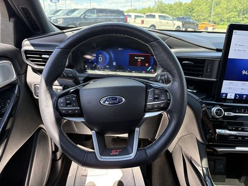 Used 2024 Ford Explorer ST w/ Equipment Group 401A AWD/4WD image 26