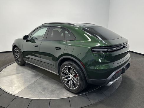 Certified 2025 Porsche Macan 4S Electric AWD/4WD image 3