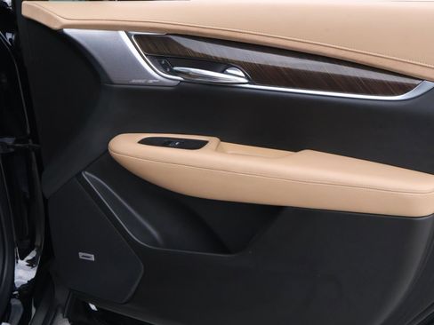 Used 2024 Cadillac XT6 Sport w/ Platinum Package image 22