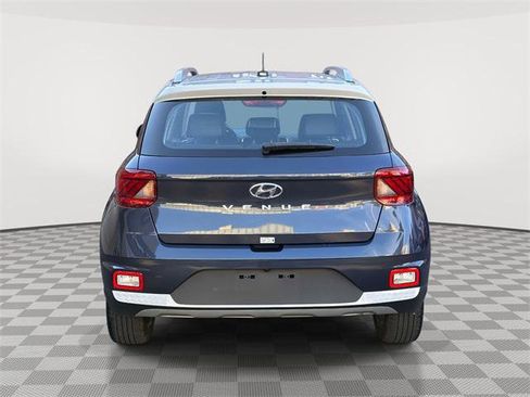 Certified 2025 Hyundai Venue Limited image 4