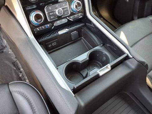 Used 2024 GMC Yukon Denali AWD/4WD image 7