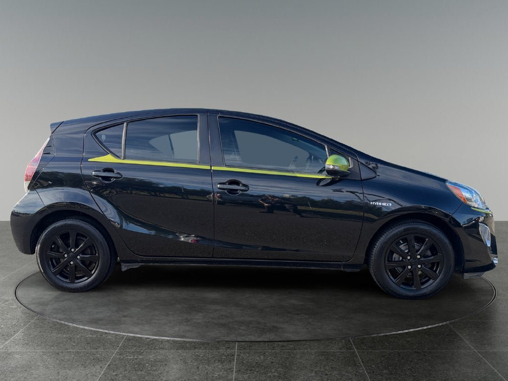 Used 2016 Toyota Prius C Persona Series FWD image 10