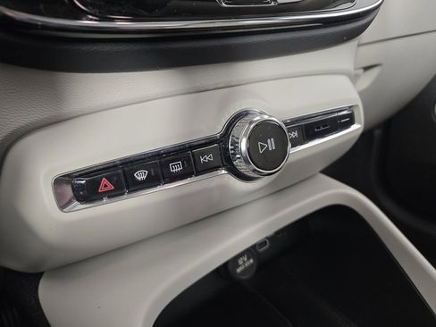 Certified 2023 Volvo XC40 B5 Plus w/ Driver Assist Package image 21