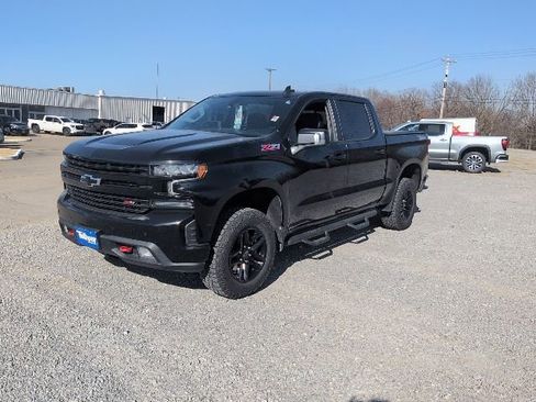 Used 2021 Chevrolet Silverado 1500 LT Trail Boss w/ Convenience Package II image 2