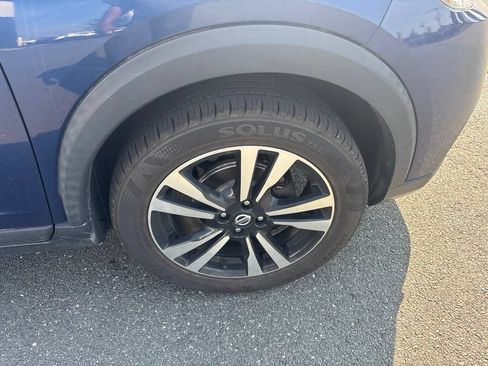 Used 2020 Nissan Kicks SV FWD image 9
