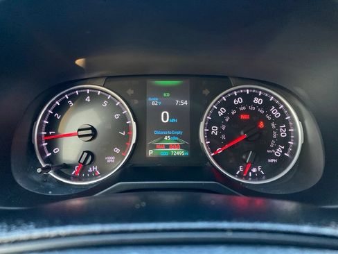 Used 2021 Toyota RAV4 LE FWD image 14