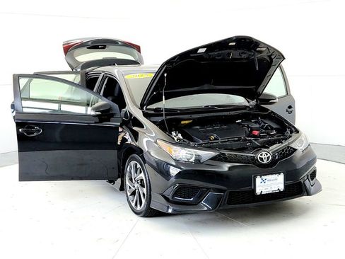 Used 2018 Toyota Corolla iM w/ All-Weather Mat Package FWD image 9