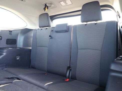 Used 2024 Toyota Highlander LE image 25