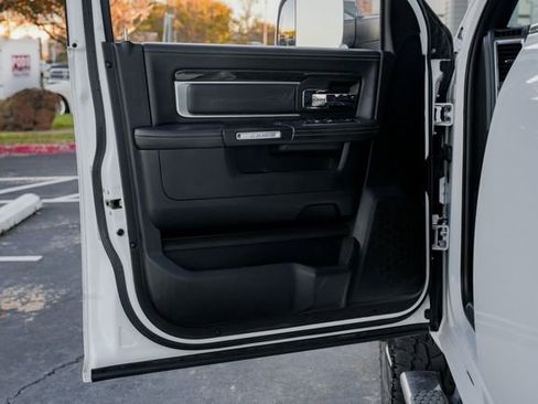 Used 2018 RAM 3500 Laramie Longhorn image 19