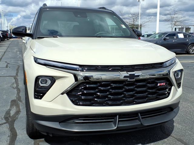 Used 2026 Chevrolet TrailBlazer RS w/ Convenience Package AWD/4WD image 2