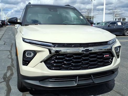 Used 2026 Chevrolet TrailBlazer RS w/ Convenience Package image 2