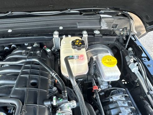 Used 2023 Jeep Wrangler Unlimited Sport AWD/4WD image 27