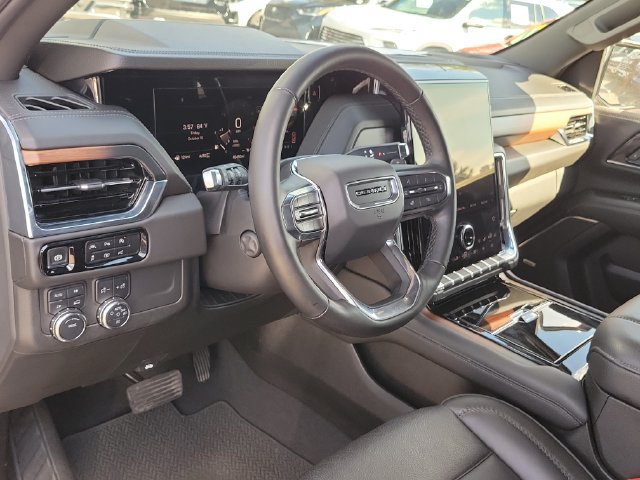 Certified 2025 GMC Yukon Denali AWD/4WD image 22