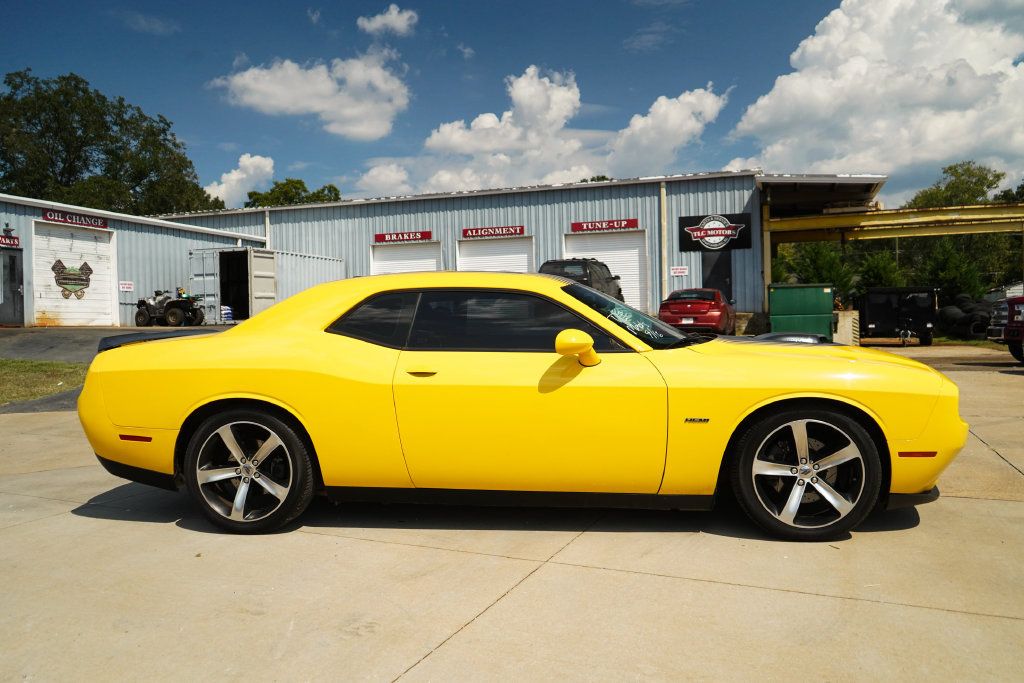 Used 2018 Dodge Challenger R/T RWD image 3