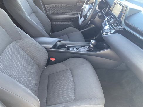 Used 2018 Toyota C-HR XLE image 12
