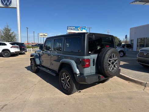 Used 2024 Jeep Wrangler Sahara image 6