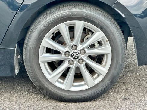 Used 2025 Toyota Corolla LE w/ LE Premium Package FWD image 5