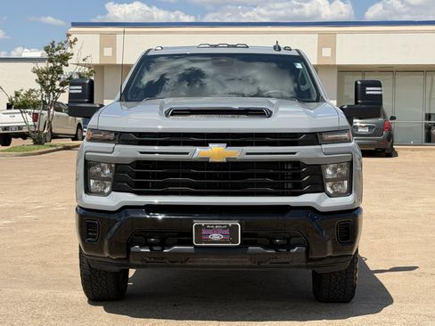 Used 2024 Chevrolet Silverado 2500 Custom w/ Custom Value Package AWD/4WD image 9