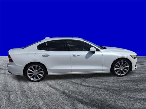 Used 2019 Volvo S60 T5 Momentum w/ Premium Package FWD image 3
