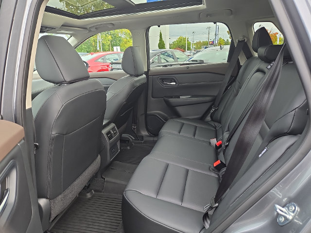 Used 2023 Nissan Rogue SV w/ SV Premium B Package AWD/4WD image 8