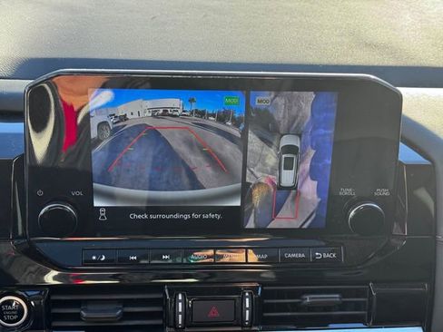 Used 2023 Nissan Pathfinder SL w/ SL Premium Package image 16