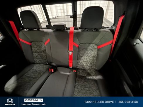 Used 2024 Chevrolet Colorado Z71 w/ Z71 Convenience Package 2 AWD/4WD image 28