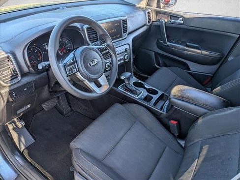 Used 2022 Kia Sportage LX image 9